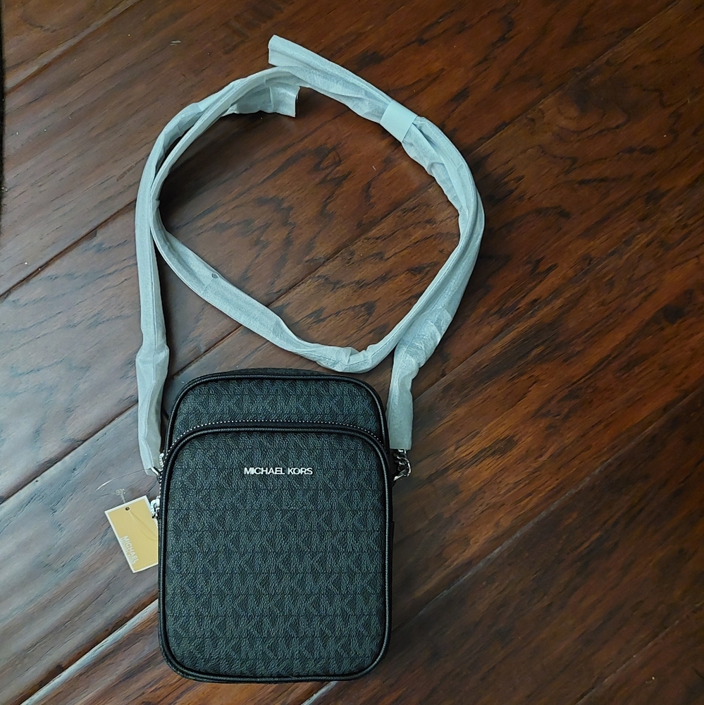 Michael Kors Jet Set Travel Chain Crossbody Bag
